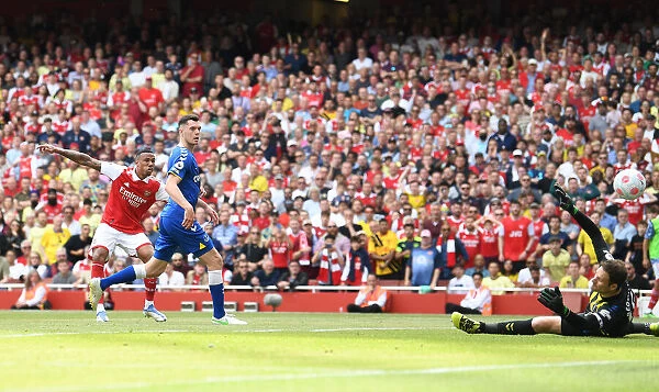 Gabriel Magalhaes Scores Arsenal's Fourth Goal: Arsenal 4-0 Everton (Emirates Stadium, 2021-22 Premier League)