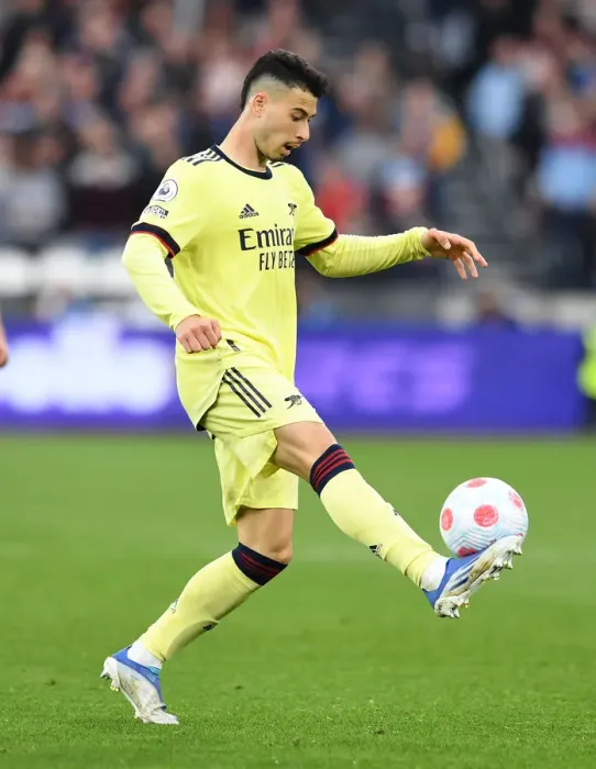 Framed Print : Gabriel Martinelli in Action: West Ham United vs Arsenal, Premier League 2021-22 Framed Print : Gabriel Martinelli in Action: West Ham United vs Arsenal, Premier League 2021-22