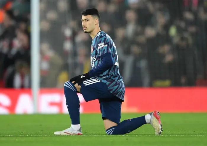 Framed Print : Gabriel Martinelli Kneels: Liverpool vs Arsenal in Carabao Cup Semi-Final Framed Print : Gabriel Martinelli Kneels: Liverpool vs Arsenal in Carabao Cup Semi-Final