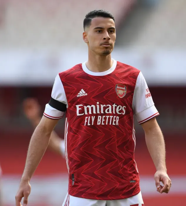 Framed Print : Gabriel Martinelli Shines in Empty Emirates: Arsenal's Standout Player in Victory over Fulham (April 2021)
