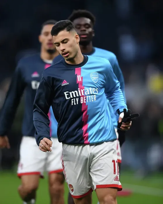 Framed Print : Gabriel Martinelli's Focus: Readying for Arsenal-Tottenham Showdown in Premier League 2022-23