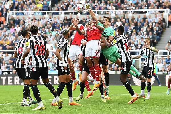 Gabriel vs. Pope: Intense Battle at St. James Park - Arsenal vs. Newcastle United, Premier League 2022-23
