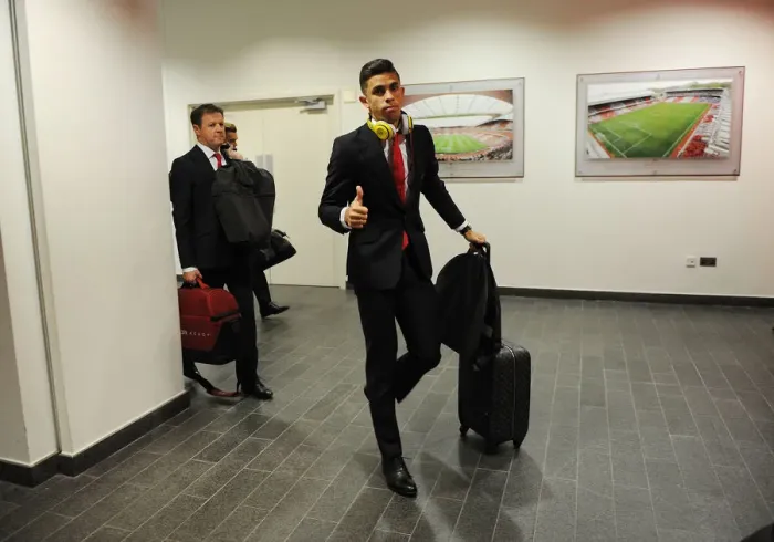 Framed Print : Gabriel's Pre-Match Focus: Arsenal FC vs Olympiacos at Emirates Stadium (Champions League 2015 / 16)