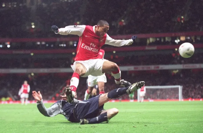 Framed Print : Gael Clichy (Arsenal) Nicky Hunt (Bolton) Framed Print : Gael Clichy (Arsenal) Nicky Hunt (Bolton)