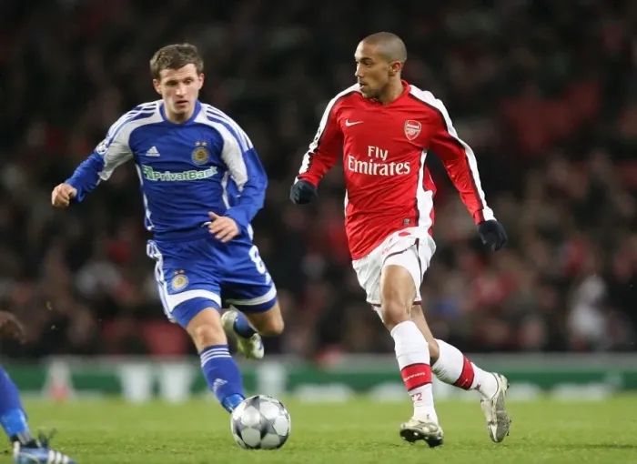 Framed Print : Gael Clichy (Arsenal) Olexandr Aliyev (Dynamo Kyiv) Framed Print : Gael Clichy (Arsenal) Olexandr Aliyev (Dynamo Kyiv)