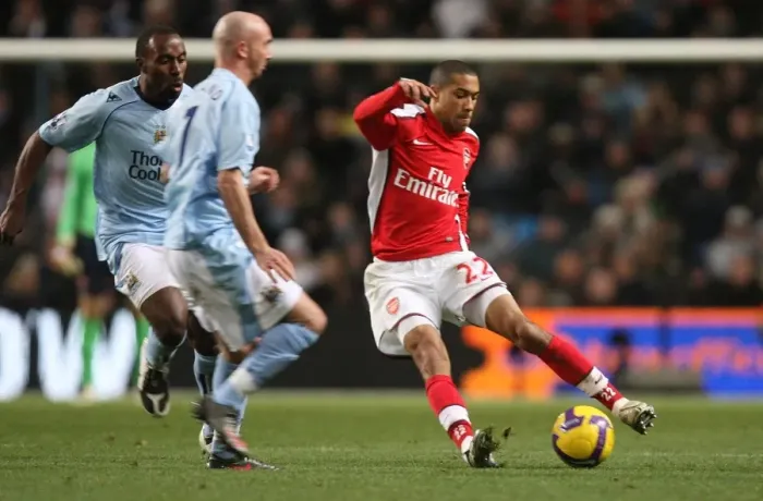 Framed Print : Gael Clichy (Arsenal) Stephen Ireland and Darius Vassell (Man City) Framed Print : Gael Clichy (Arsenal) Stephen Ireland and Darius Vassell (Man City)