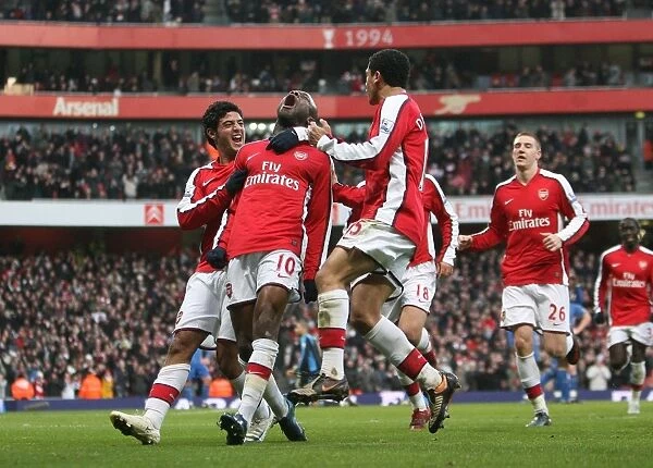 Gallas and Team Celebrate Arsenal's 1:0 Win Over Portsmouth, 2008