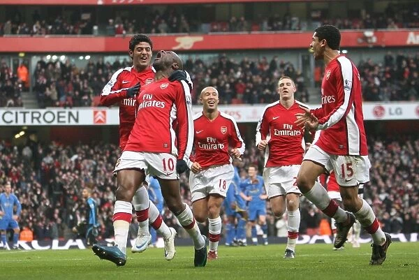 Gallas and Teammates Celebrate Arsenal's 1:0 Win Over Portsmouth