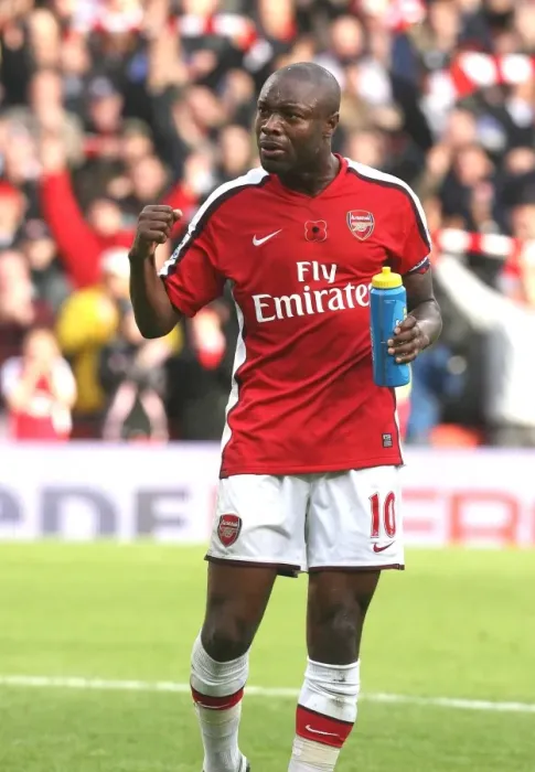 Framed Print : Gallas Triumph: Arsenal's Glory Over Manchester United (2-1), 2008