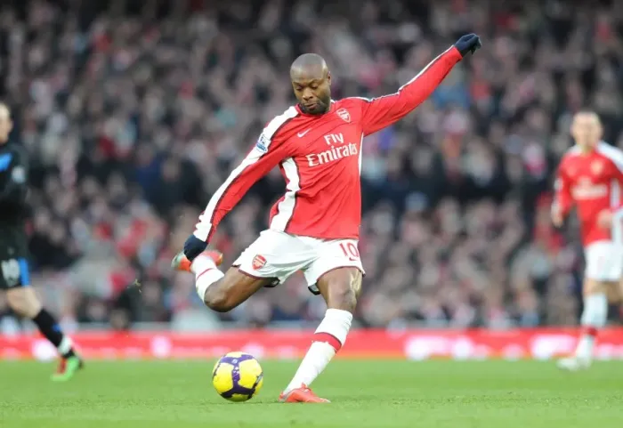 Framed Print : Gallas vs. Scholes: Manchester United's Triumph Over Arsenal (31 / 10 / 2010) Framed Print : Gallas vs. Scholes: Manchester United's Triumph Over Arsenal (31 / 10 / 2010)