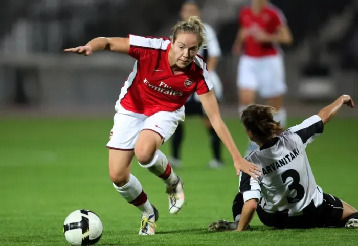 Framed Print : Gemma Davison (Arsenal) Anthoula Arvanitaki (PAOK)
