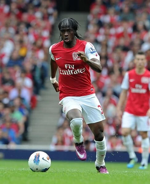 Gervinho Scores in Arsenal's 3-0 Win over Bolton Wanderers (2011)