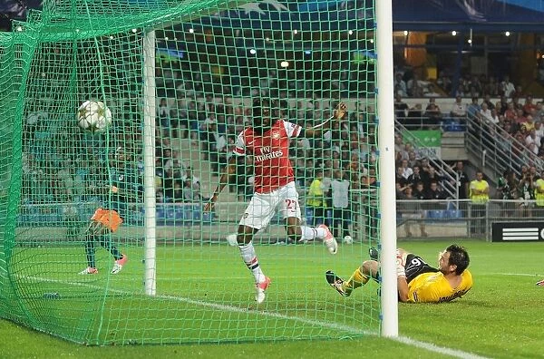 Gervinho Scores the Decisive Goal Past Jourden: A Turning Point in the 2012 Montpellier vs. Arsenal UEFA Champions League Clash