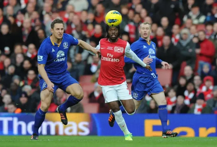 Framed Print : Gervinho Surges Past Jagielka: Arsenal vs. Everton, Premier League 2011-12