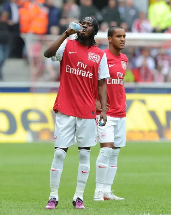 Framed Print : Gervinho and Theo Walcott in Action: Cologne vs Arsenal Pre-Season Friendly