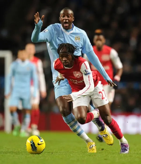 Framed Print : Gervinho vs Yaya Toure: Battle at the Etihad - Manchester City vs Arsenal, Premier League 2011-12 Framed Print : Gervinho vs Yaya Toure: Battle at the Etihad - Manchester City vs Arsenal, Premier League 2011-12