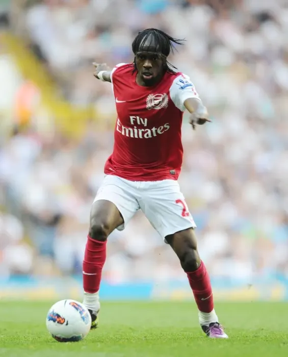 Framed Print : Gervinho's Goal: Tottenham Hotspur Edge Past Arsenal 2-1 in Premier League Clash, 2011