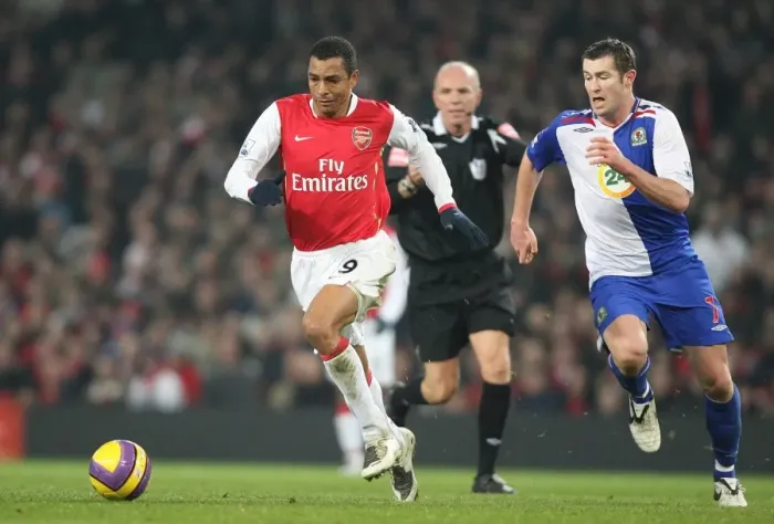 Framed Print : Gilberto (Arsenal) Brett Emerton (Blackburn Rovers)