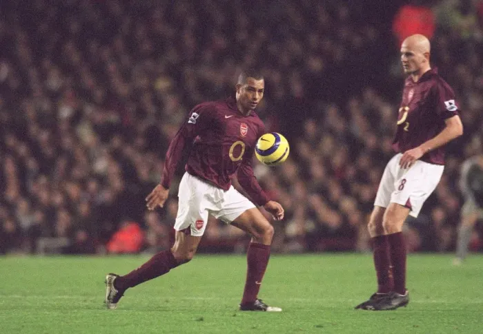 Framed Print : Gilberto (Arsenal) run out onto the pitch. Arsenal 0: 0 Manchester United Framed Print : Gilberto (Arsenal) run out onto the pitch. Arsenal 0: 0 Manchester United