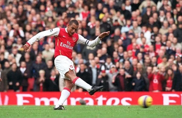 Gilberto scores his 1st and Arsenals 2nd goal from the penalty spot