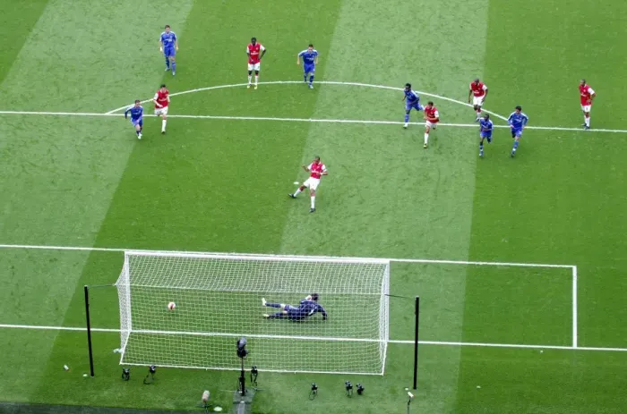 Framed Print : Gilberto's Dramatic Penalty: Arsenal vs. Chelsea, 1-1 Framed Print : Gilberto's Dramatic Penalty: Arsenal vs. Chelsea, 1-1