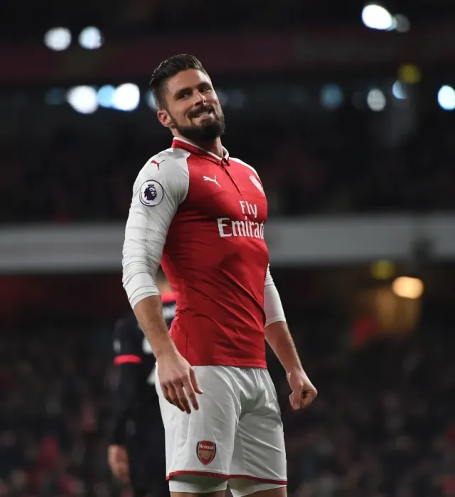 Framed Print : Giroud in Action: Arsenal vs. Huddersfield Town, Premier League 2017-18 Framed Print : Giroud in Action: Arsenal vs. Huddersfield Town, Premier League 2017-18