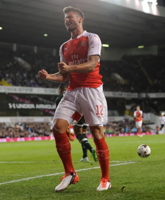 Framed Print : Giroud in Action: Arsenal vs. Tottenham Capital One Cup Clash, 2015 / 16 Framed Print : Giroud in Action: Arsenal vs. Tottenham Capital One Cup Clash, 2015 / 16