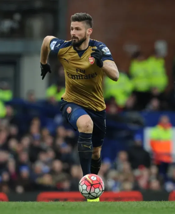Framed Print : Giroud in Action: Everton vs. Arsenal, Premier League 2015-16