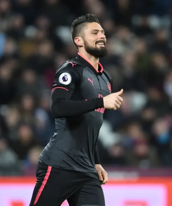 Framed Print : Giroud in Action: West Ham United vs. Arsenal, Premier League 2017-18