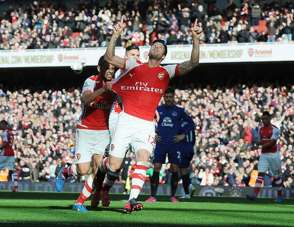 Giroud and Coquelin Celebrate Arsenal's Goal: Arsenal vs. Everton, Premier League 2014-15
