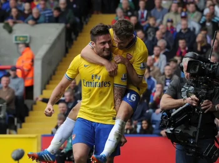 Framed Print : Giroud and Ramsey Celebrate Arsenal's Victory: Crystal Palace vs Arsenal (2013-14)