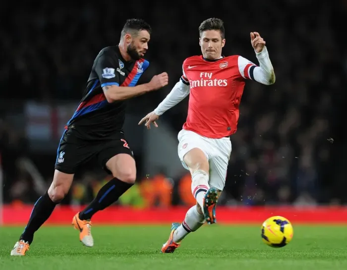 Framed Print : Giroud Surges Past Dellaney: Arsenal vs Crystal Palace, Premier League 2013-14