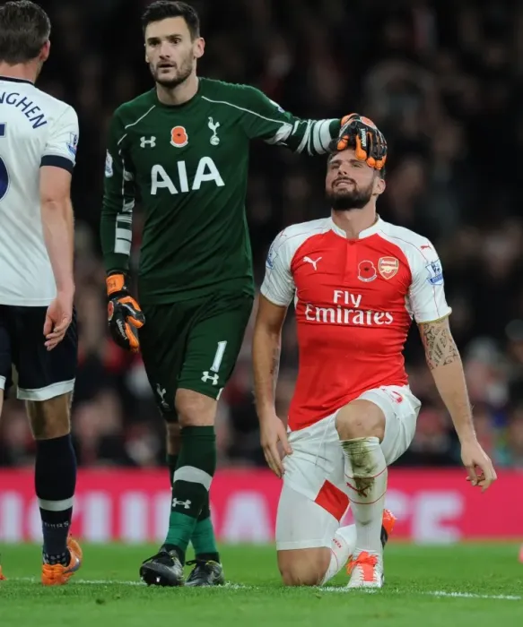 Framed Print : Giroud vs. Lloris: Intense Face-Off in the Arsenal vs. Tottenham Clash (2015-16 Premier League)