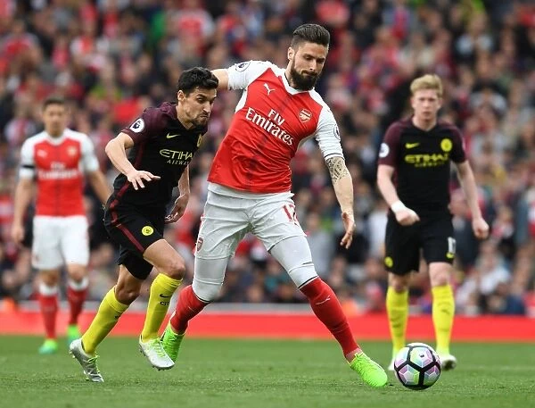 Giroud vs Navas: Intense Battle at the Emirates - Arsenal vs Manchester City, Premier League 2016-17