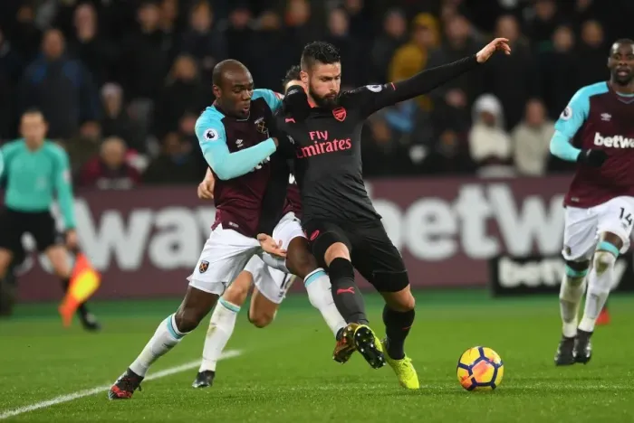 Framed Print : Giroud vs Ogbonna: A Footballing Battle - Arsenal vs West Ham United, Premier League 2017-18 Framed Print : Giroud vs Ogbonna: A Footballing Battle - Arsenal vs West Ham United, Premier League 2017-18