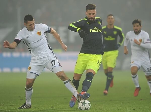 Giroud vs. Suchy: A Football Battle in the 2016 UEFA Champions League Clash between FC Basel and Arsenal