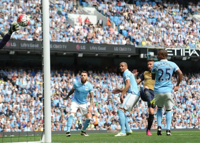 Framed Print : Giroud's Dramatic Late Goal: Manchester City vs. Arsenal, Premier League 2015-16