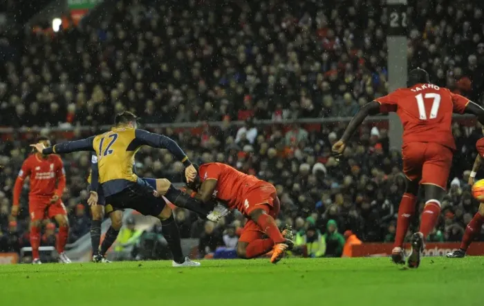 Framed Print : Giroud's Dramatic Third: Liverpool vs. Arsenal, Premier League 2015-16 - The Goal That Sealed the Victory