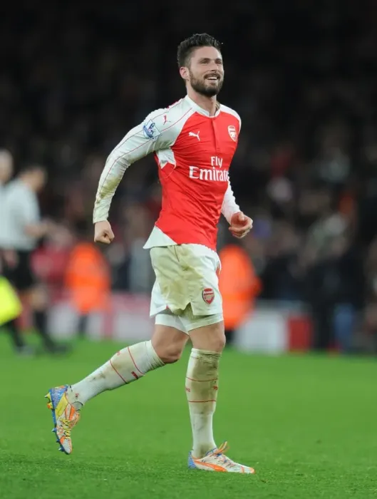 Framed Print : Giroud's Euphoric Moment: Arsenal's Winning Goal Against Manchester City (2015-16) Framed Print : Giroud's Euphoric Moment: Arsenal's Winning Goal Against Manchester City (2015-16)