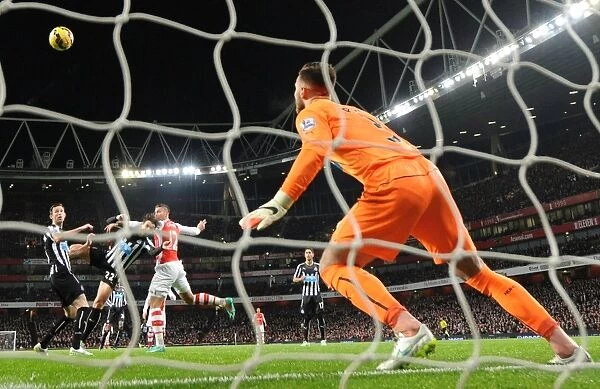 Giroud's Last-Minute Strike: Arsenal Edge Past Newcastle in Premier League Thriller