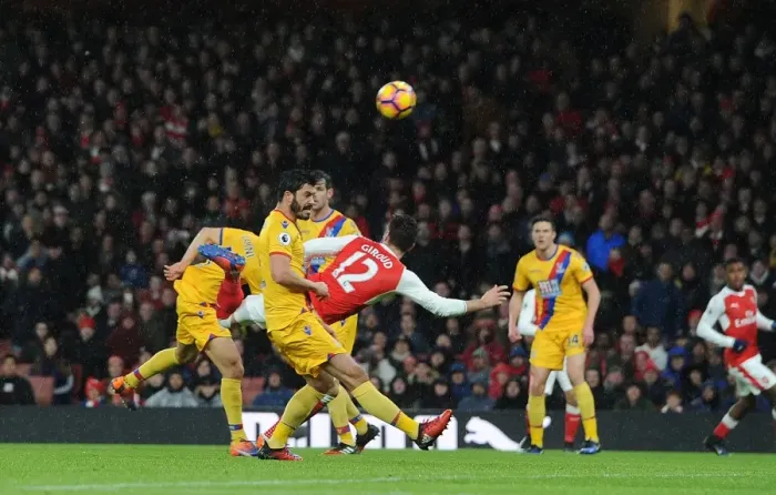 Framed Print : Giroud's Last-Minute Thriller: Arsenal Snatch Victory from Crystal Palace in Premier League Showdown, 2016-17 Framed Print : Giroud's Last-Minute Thriller: Arsenal Snatch Victory from Crystal Palace in Premier League Showdown, 2016-17