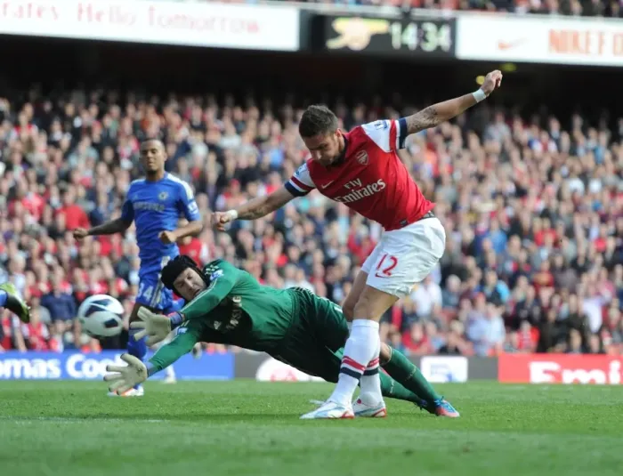 Framed Print : Giroud's Near Miss: Arsenal v Chelsea, 2012-13 - Olivier Giroud Shoots Past Petr Cech Framed Print : Giroud's Near Miss: Arsenal v Chelsea, 2012-13 - Olivier Giroud Shoots Past Petr Cech