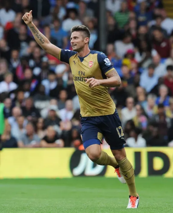 Framed Print : Giroud's Premier League Debut for Arsenal vs. Crystal Palace, 2015-16 Framed Print : Giroud's Premier League Debut for Arsenal vs. Crystal Palace, 2015-16