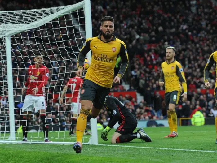 Framed Print : Giroud's Stunner: Arsenal's Winning Goal at Old Trafford, Manchester United vs. Arsenal, Premier League 2016-17