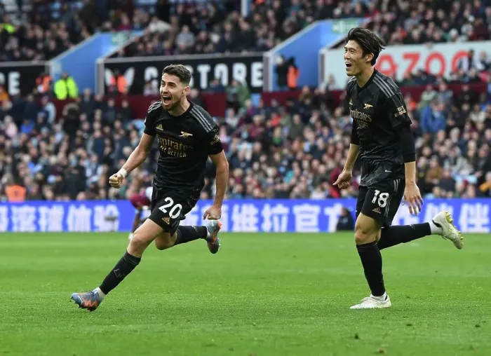Framed Print : Own Goal by Aston Villa's Martinez Gifts Arsenal a Triumphant Third at Villa Park