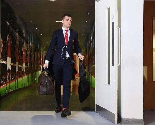Granit Xhaka Heads to the Changing Room: Arsenal vs Manchester City, Premier League 2017-18