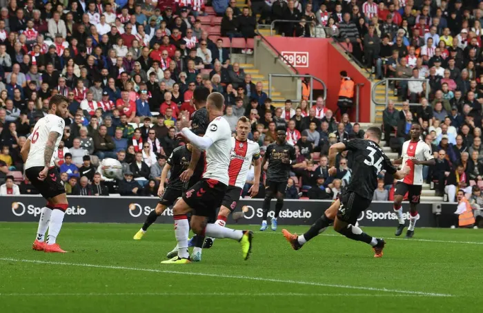 Framed Print : Granit Xhaka Scores: Arsenal Triumphs Over Southampton in Premier League Clash (2022-23) Framed Print : Granit Xhaka Scores: Arsenal Triumphs Over Southampton in Premier League Clash (2022-23)