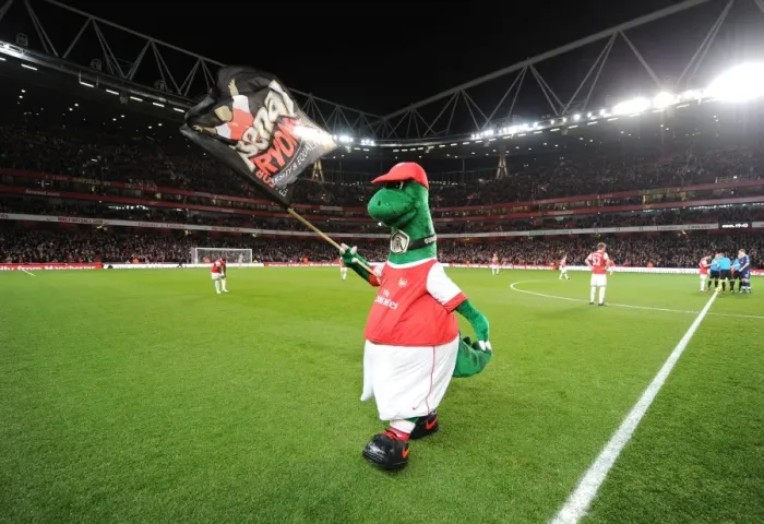 Framed Print : Gunner. Arsenal 1: 0 Stoke City, Barclays Premier League, Emirates Stadium