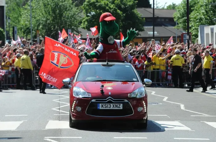 Framed Print : Gunner. Arsenal Trophy Parade. Islington, 18 / 5 / 14. Credit : Arsenal Football Club / David Price Framed Print : Gunner. Arsenal Trophy Parade. Islington, 18 / 5 / 14. Credit : Arsenal Football Club / David Price