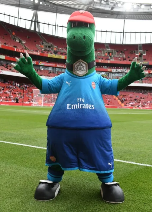 Framed Print : Gunnersaurus: Arsenal's Iconic Mascot before the Emirates Cup Match against SL Benfica (2017-18)